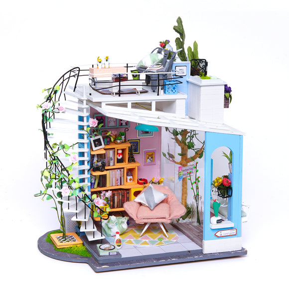 DIY House; Dora's Loft