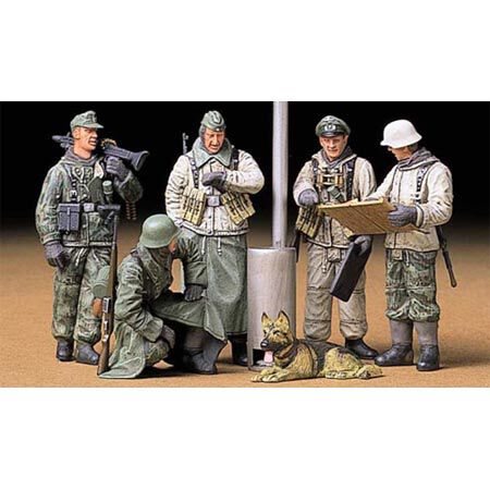 1/35 German Soldier Field Brief