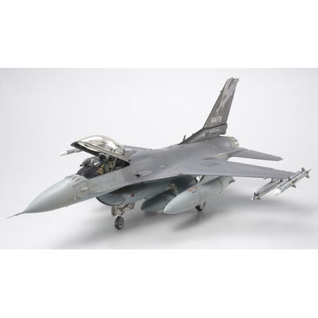 Tamiya 1/48 Lockheed F-16C Block 25/32 Fighting Falcon Model Kit